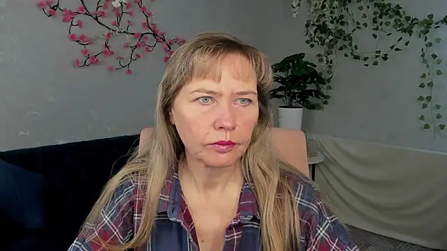 Carla Vogue online show from November 2025 02:44:01 AM