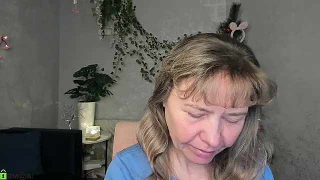 Carla Vogue online show from December 2025 02:50:01 AM