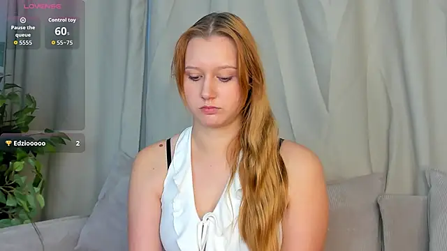 Charil Wilson online show from November 2025 04:33:02 AM