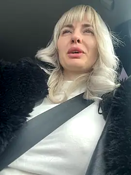 blondegirlx online show from November 2025 09:42:02 AM