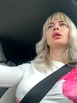 blondegirlx online show from November 2025 07:51:01 AM