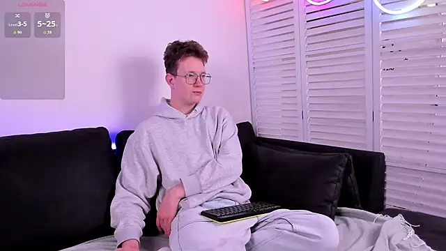 Teddy Parker online show from November 2025 07:40:01 AM