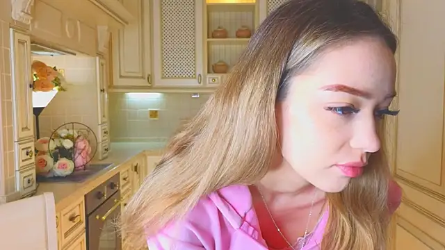 DeiraCharson online show from November 2025 03:06:02 AM