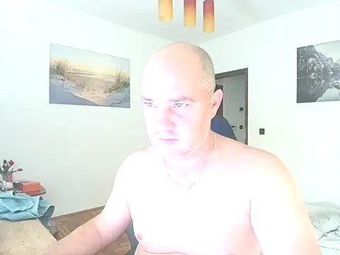 HunMike online show from November 2025 09:37:02 PM