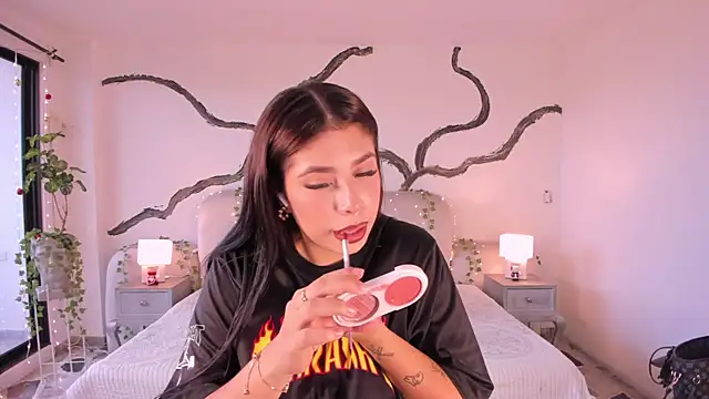 AsiaMillerr  online show from November 2025 12:38:01 PM