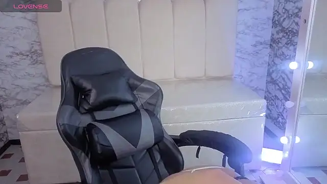 Cute Martina v online show from November 2025 12:36:02 PM