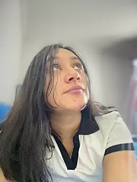 Snapshot of _Nalaa chatting on November 2025 11:34:02 AM  Nalaa online show from November 2025 11:34:02 AM