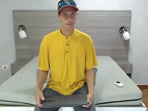 wiltom  online show from November 2025 03:54:01 AM