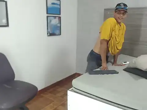 wiltom  online show from November 2025 04:00:01 PM