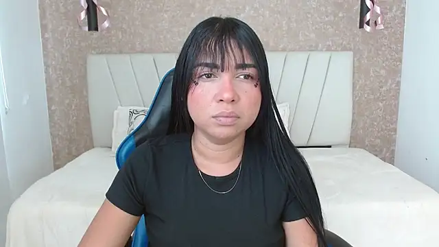 AliceSmity  online show from November 2025 05:46:02 PM