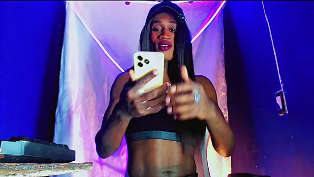 Kloe cardashan online show from November 2025 05:28:02 AM