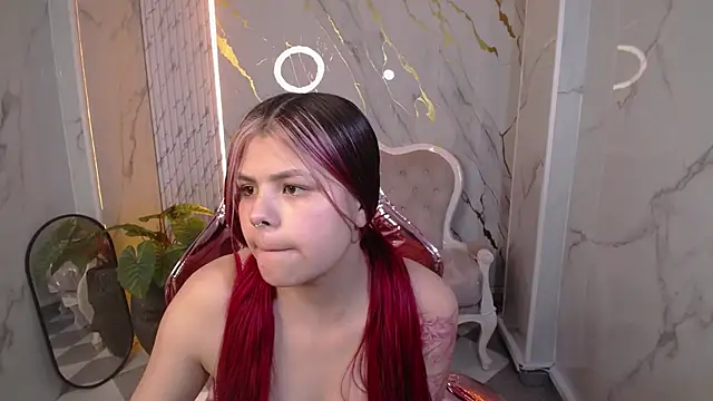 Snapshot of Little_cherry_b chatting on October 2025 11:56:02 PM Little cherry b online show from October 2025 11:56:02 PM