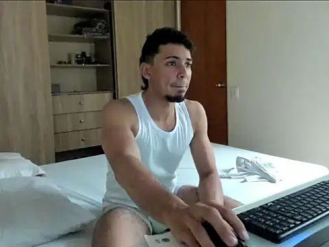 bbenboxer online show from December 2025 07:51:02 PM