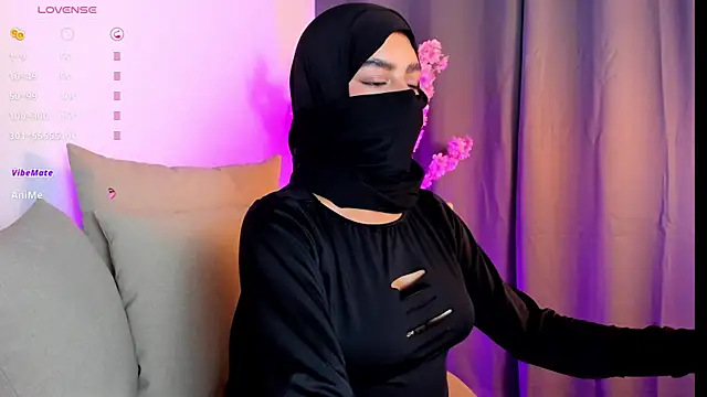 shaima   online show from December 2025 10:15:02 PM