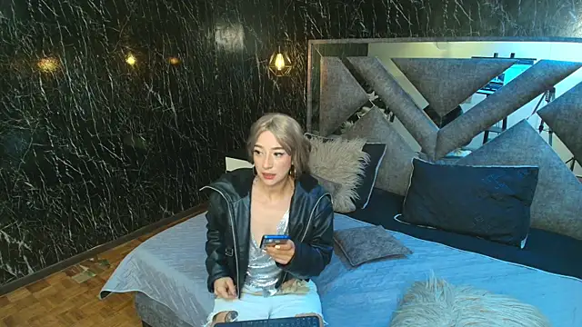 Snapshot of HeatherHazel chatting on October 2025 07:40:01 PM HeatherHazel online show from October 2025 07:40:01 PM