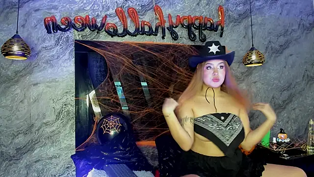 VelvetKiss  online show from October 2025 04:52:01 PM