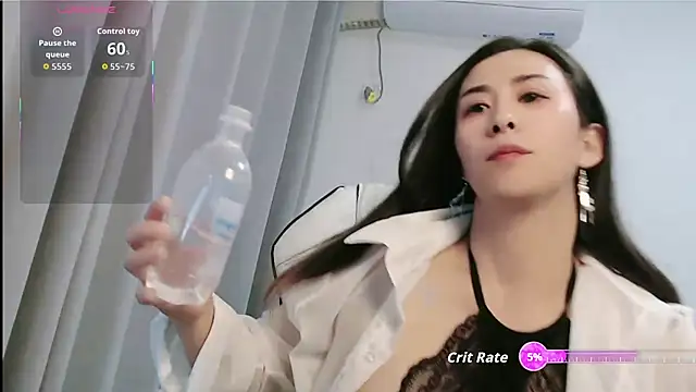 judyli online show from November 2025 12:00:02 AM