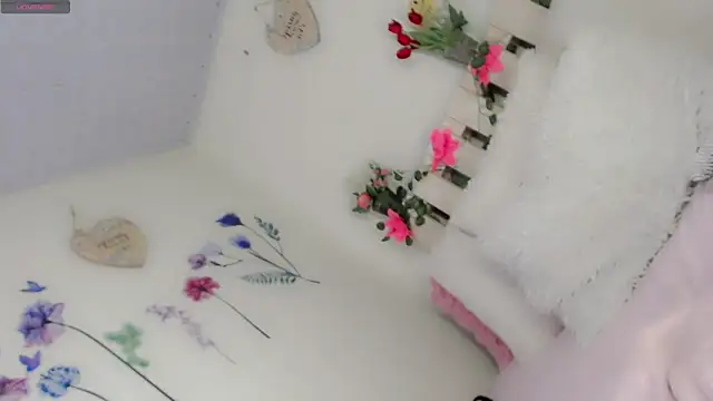 Snapshot of Kendall-_8 chatting on November 2025 08:30:01 PM Kendall- 8 online show from November 2025 08:30:01 PM