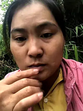 Snapshot of bong-ngo chatting on November 2025 01:29:02 AM bong-ngo online show from November 2025 01:29:02 AM