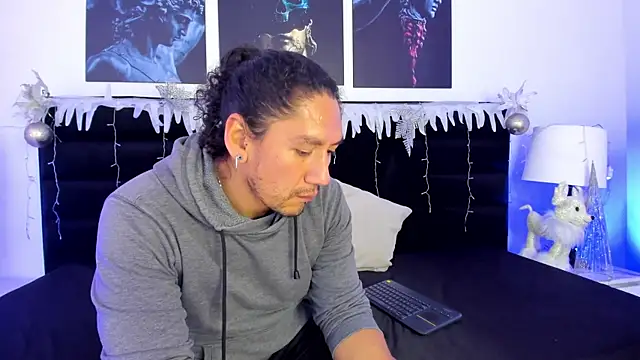 ErosyVenus69 online show from November 2025 06:01:02 PM