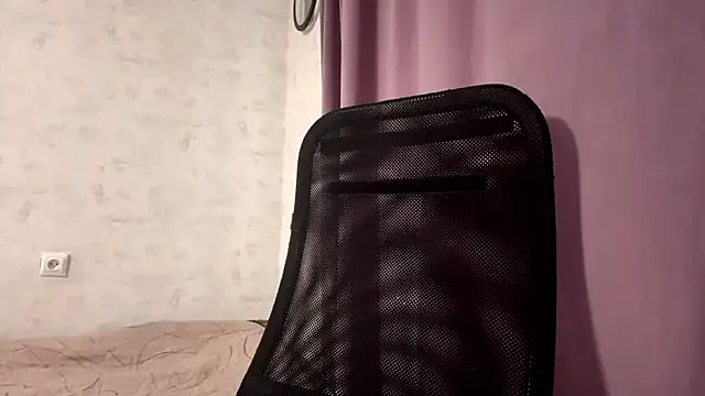 AliceStacy online show from November 2025 09:17:02 AM