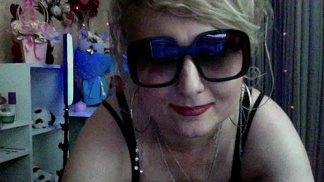 xHot Amazonq online show from March 2026 07:14:02 PM