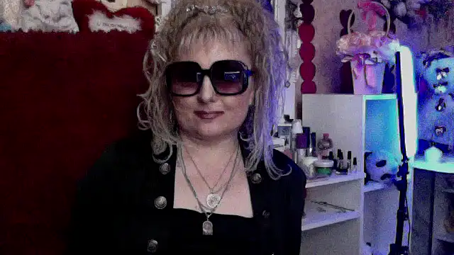 xHot Amazonq online show from April 2026 09:46:01 PM