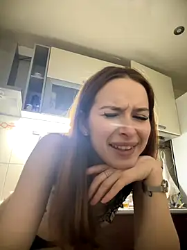 Snapshot of AmberlyCarr chatting on November 2025 04:06:01 PM AmberlyCarr online show from November 2025 04:06:01 PM