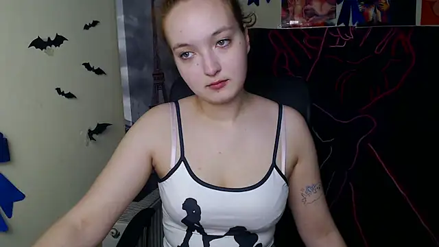 Snapshot of MissAriaa chatting on April 2026 06:05:02 AM MissAriaa online show from April 2026 06:05:02 AM