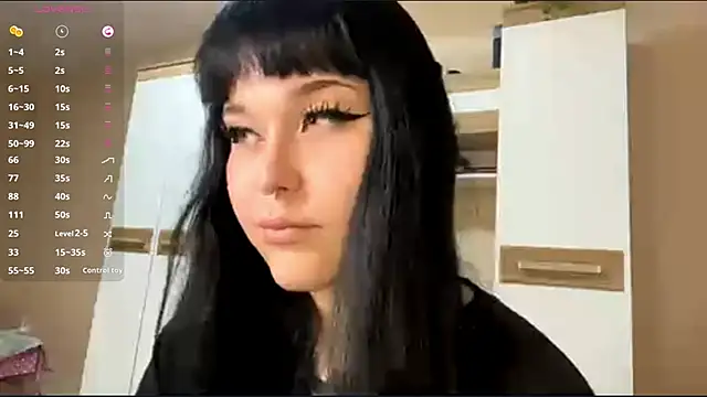 LaurenOveson online show from November 2025 10:23:01 AM