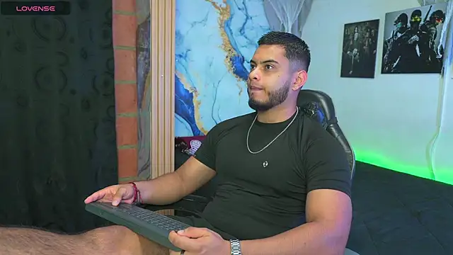 Snapshot of Tiler_wolker chatting on November 2025 11:36:02 PM Tiler wolker online show from November 2025 11:36:02 PM