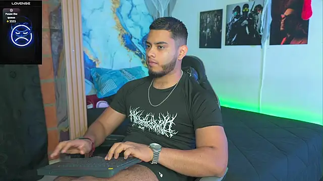 Snapshot of Tiler_wolker chatting on November 2025 04:15:02 AM Tiler wolker online show from November 2025 04:15:02 AM