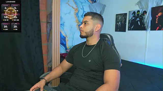 Snapshot of Tiler_wolker chatting on December 2025 11:43:01 PM Tiler wolker online show from December 2025 11:43:01 PM