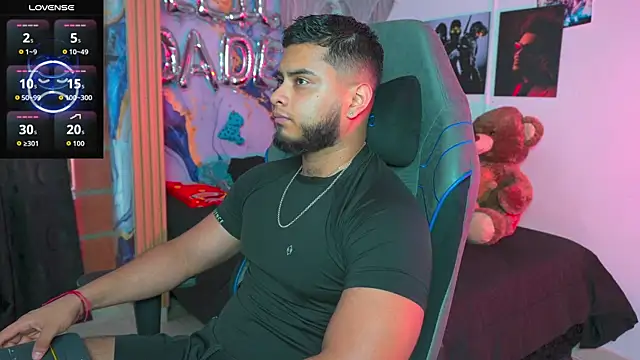 Tiler wolker online show from April 2026 10:21:02 PM