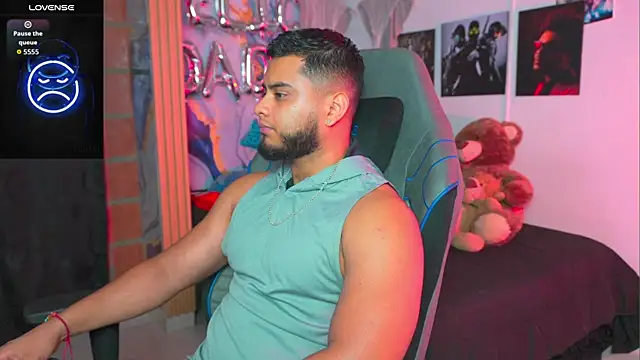 Tiler wolker online show from April 2026 12:15:01 AM