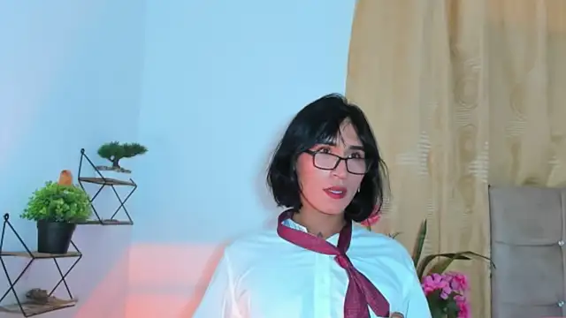 nahomi28  online show from November 2025 04:39:02 PM