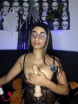 Snapshot of RosyDarck chatting on October 2025 03:21:02 AM RosyDarck online show from October 2025 03:21:02 AM