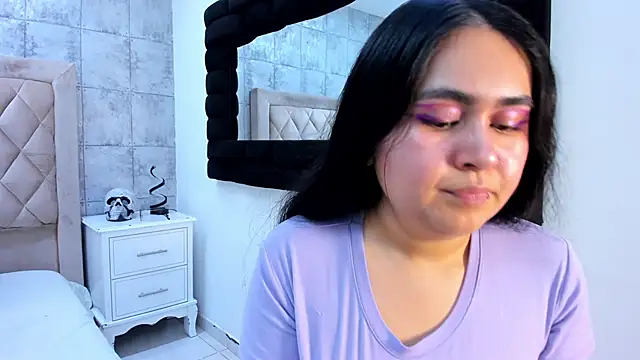 Snapshot of AmaraWolf chatting on November 2025 08:35:02 PM AmaraWolf online show from November 2025 08:35:02 PM