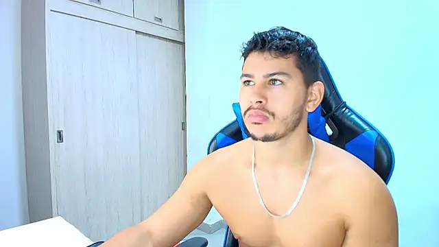 sophia and alex online show from November 2025 02:05:02 PM