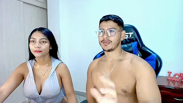 sophia and alex online show from November 2025 03:56:02 PM