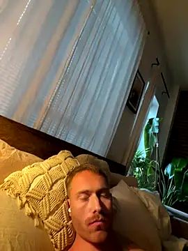 Snapshot of looker94 chatting on October 2025 08:58:01 PM looker94 online show from October 2025 08:58:01 PM