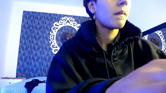 Ghost  Girl  online show from November 2025 03:29:02 AM