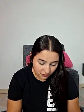 Mia fox29 online show from November 2025 12:37:01 PM