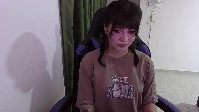 Snapshot of Annagoth_ chatting on October 2025 12:47:01 AM Annagoth  online show from October 2025 12:47:01 AM