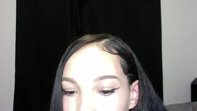 Snapshot of nikkiloveee chatting on October 2025 04:16:02 AM nikkiloveee online show from October 2025 04:16:02 AM