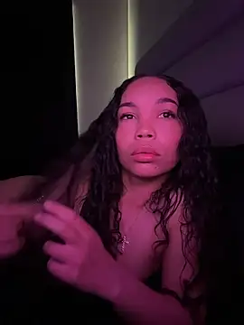 nikkiloveee online show from February 2026 09:41:01 PM