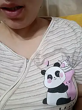 Snapshot of Emily__love chatting on December 2025 03:05:01 AM Emily love online show from December 2025 03:05:01 AM