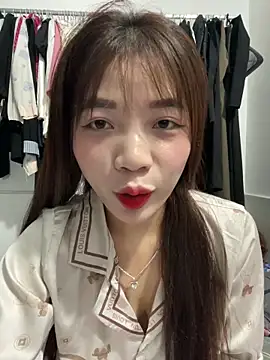 Zlienr023 online show from December 2025 12:23:02 PM