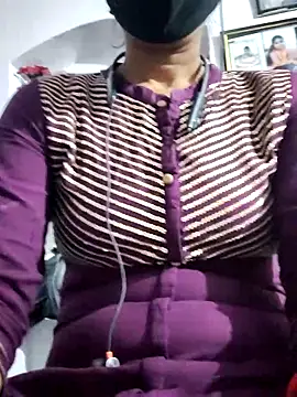 Hot-Rubyy online show from December 2025 09:14:01 AM