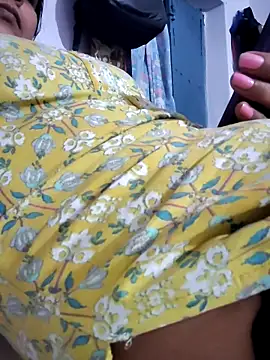 Snapshot of Hot-Rubyy chatting on April 2026 05:18:01 PM Hot-Rubyy online show from April 2026 05:18:01 PM